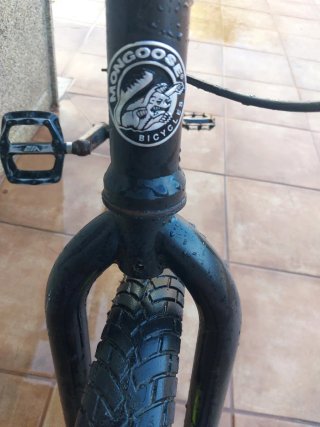 Bicicleta BMX negra