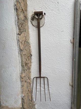 Horca de hierro antigua