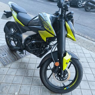 Pulsar 125N Naked 2026 Gris/Amarillo