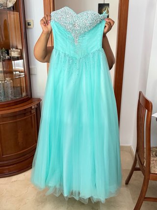 Vestido de 15 años turquesa con pedrería