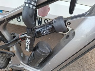 Bicicleta Eléctrica Cannondale de Carbono