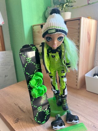 Muñeca Rainbow High Verde