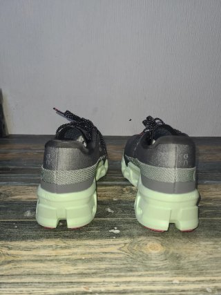 Zapatillas On Cloudmonster 2 Gris/Rosa