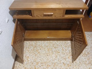 Zapatero de madera con espejo