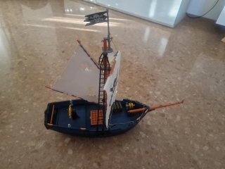Barco Pirata Playmobil con Calavera
