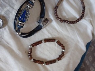 Conjunto de pulseras y anillo