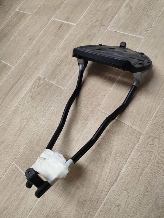 Soporte Herraje GIVI Baúl Suzuki GS500