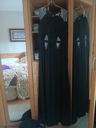 Vestido largo de fiesta negro con encaje
