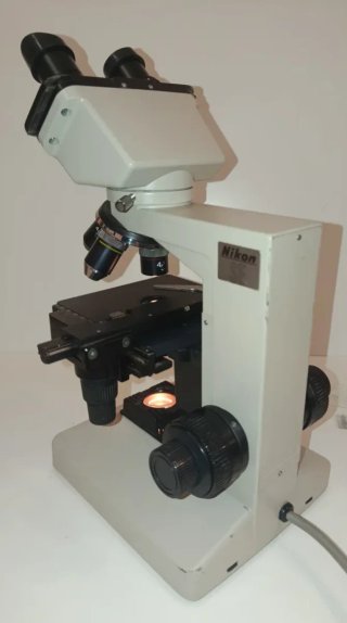 Microscopio binocular Nikon SE