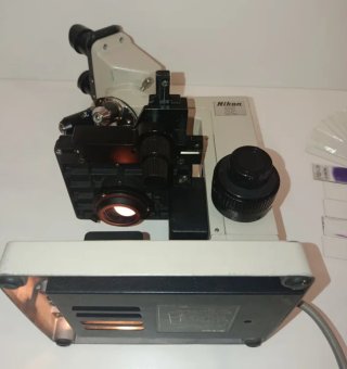 Microscopio binocular Nikon SE
