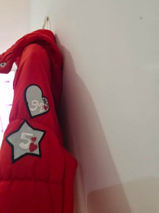 Cazadora de Plumas Roja para Niña (6 años)