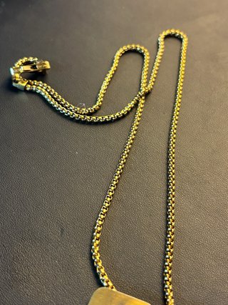 Cadena Guess con Colgantes