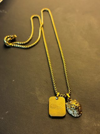 Cadena Guess con Colgantes