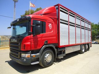 Scania P 380-CAMIONES GANADEROS