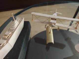 Maquetas de Avión y Barco en Madera