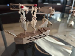 Maquetas de Avión y Barco en Madera