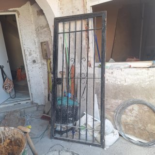 Puerta de Hierro Negra