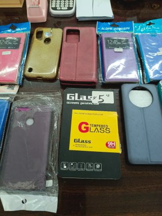 Lote de 13 Fundas y Protectores de Pantalla