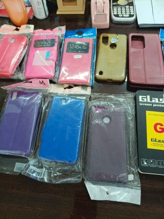 Lote de 13 Fundas y Protectores de Pantalla