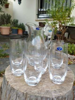 Set de jarra y 6 vasos de cristal de Bohemia