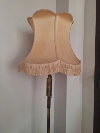 Lámpara de pie diseño clásico