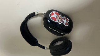 Cascos Inalámbricos Negros con Stickers