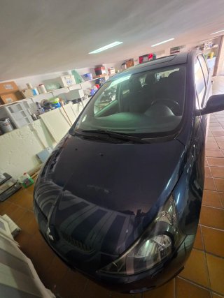 Mitsubishi Grandis 2005