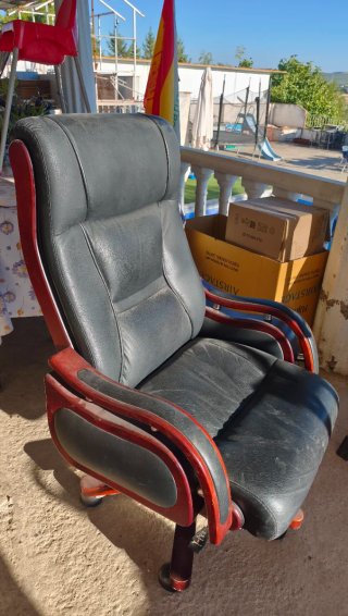 Sillón de oficina negro