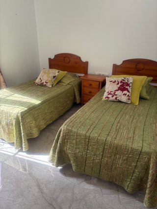 2 Camas 90x190 con Cabecero de Madera
