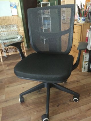 Silla de oficina negra