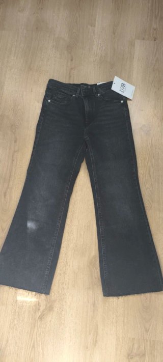 Pantalón vaquero Negro Stradivarius