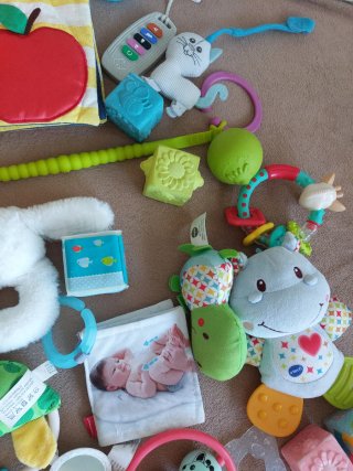 Lote de juguetes para bebé