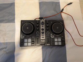 Controladora DJ Hercules Impulse 200 MK2