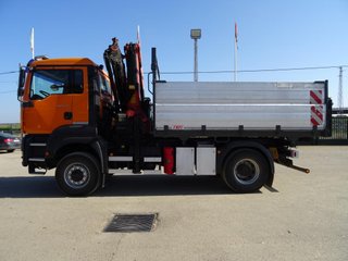 MAN TGA 18 390 D20--CAMIONES CON GRUA