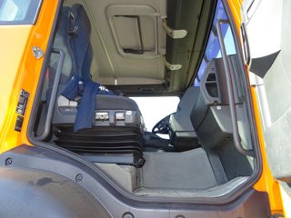 MAN TGA 18 390 D20--CAMIONES CON GRUA