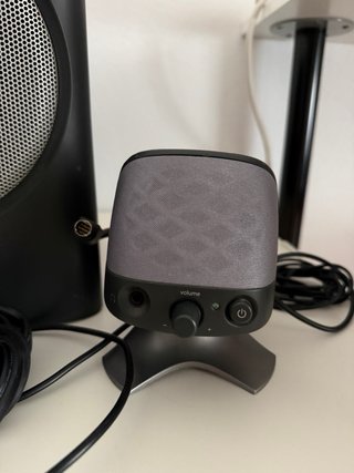 Altavoces Logitech X-220