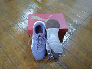 Zapatillas Puma rosas y blancas