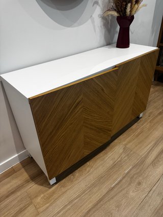 Aparador Ikea Besta chapa roble