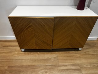 Aparador Ikea Besta chapa roble