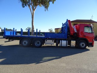 Volvo FM 330--CAMIONES CON GRUA
