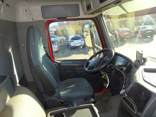Volvo FM 330--CAMIONES CON GRUA