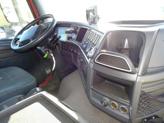 Volvo FM 330--CAMIONES CON GRUA