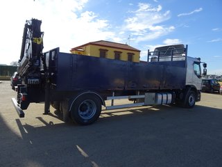 Volvo FL 260.18--CAMIONES CON GRUA