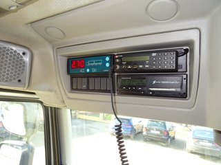Volvo FL 260.18--CAMIONES CON GRUA