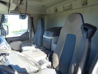 Volvo FL 260.18--CAMIONES CON GRUA