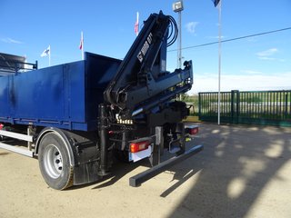 Volvo FL 260.18--CAMIONES CON GRUA