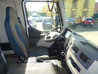 Volvo FL 260.18--CAMIONES CON GRUA