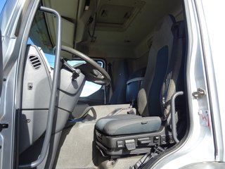 Volvo FL 260.18--CAMIONES CON GRUA