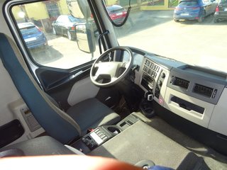 Volvo FL 260.18--CAMIONES CON GRUA