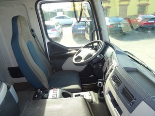 Volvo FL 260.18--CAMIONES CON GRUA